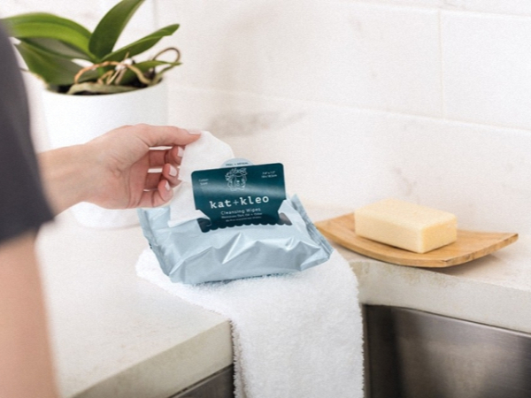 有没有一种不干胶材料能在规定时间范围内撕掉不留残胶？