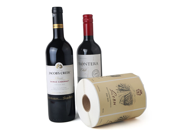 如何在红酒上贴定制标签？